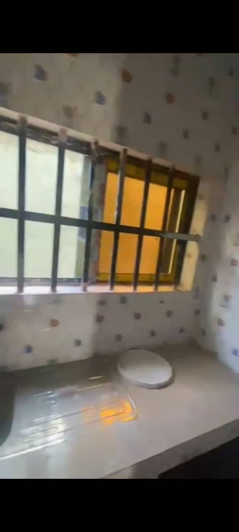 DJADJO ECOLE PIVOT A LOUER