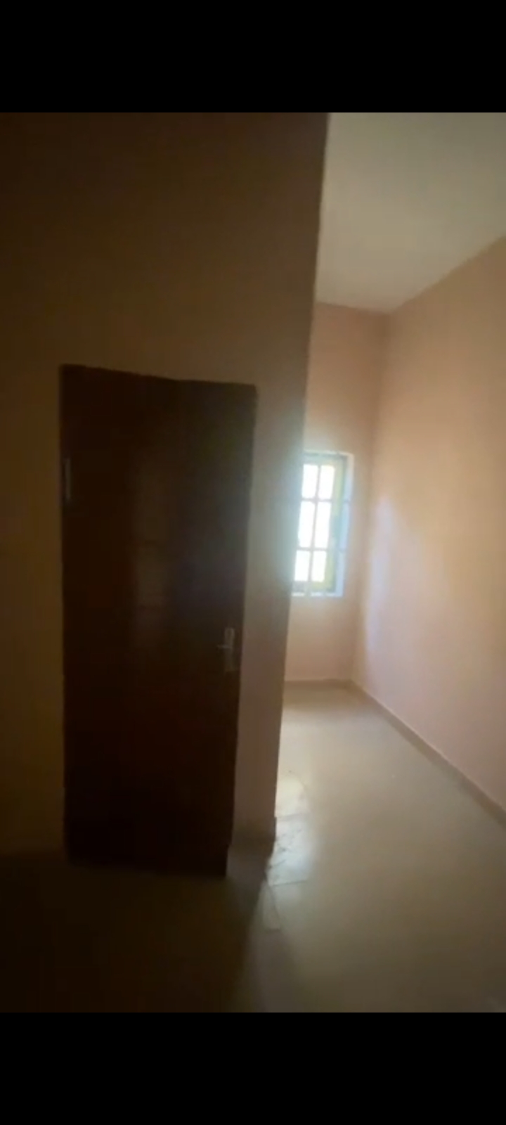 DJADJO ECOLE PIVOT A LOUER